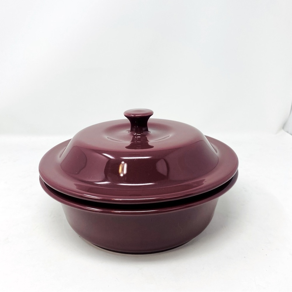 The Pampered Chef Cranberry Glaze Covered Round Stoneware 6 Cup 9”